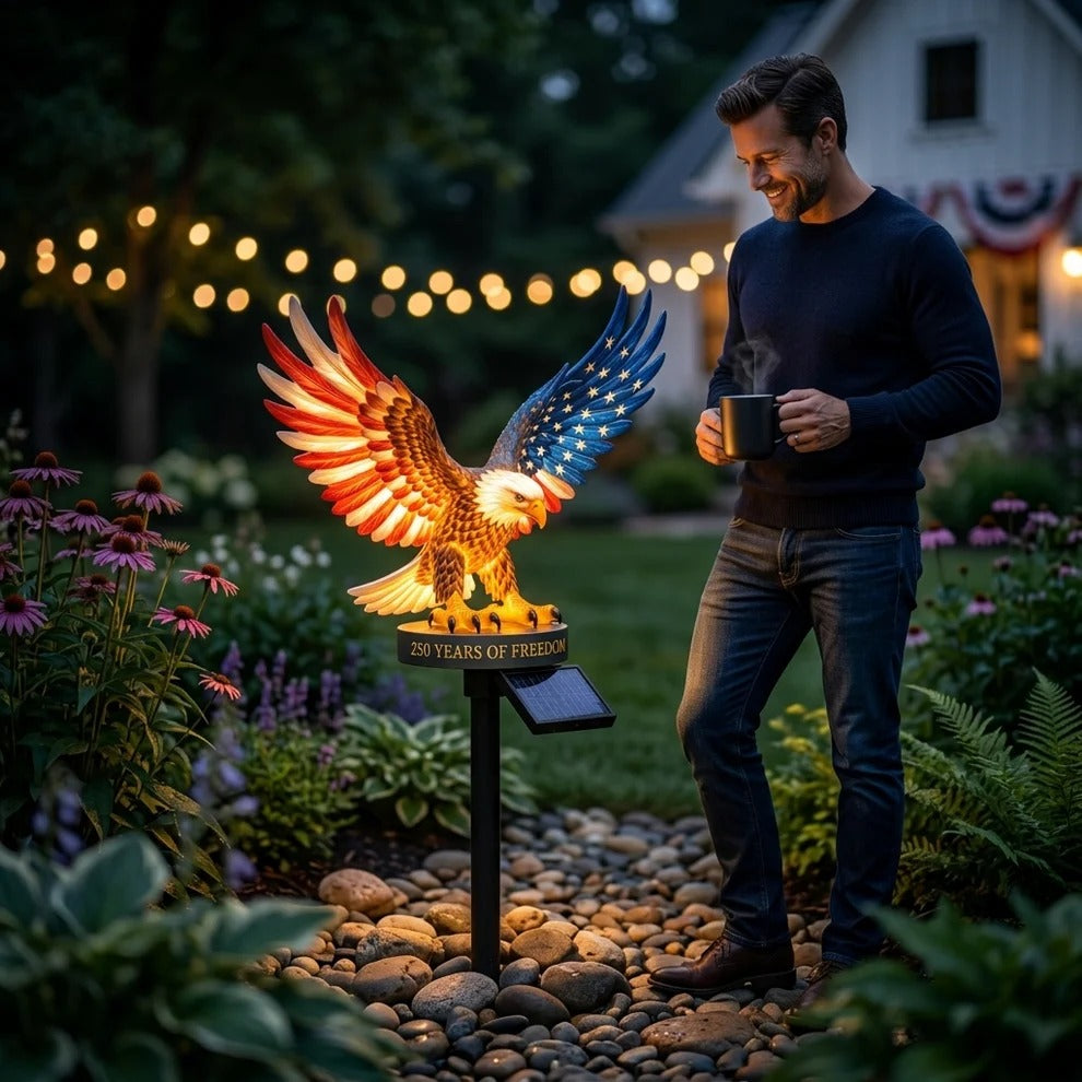 🦅 America 250th Anniversary Solar Eagle Garden Light – A Glowing Tribute to American Freedom
