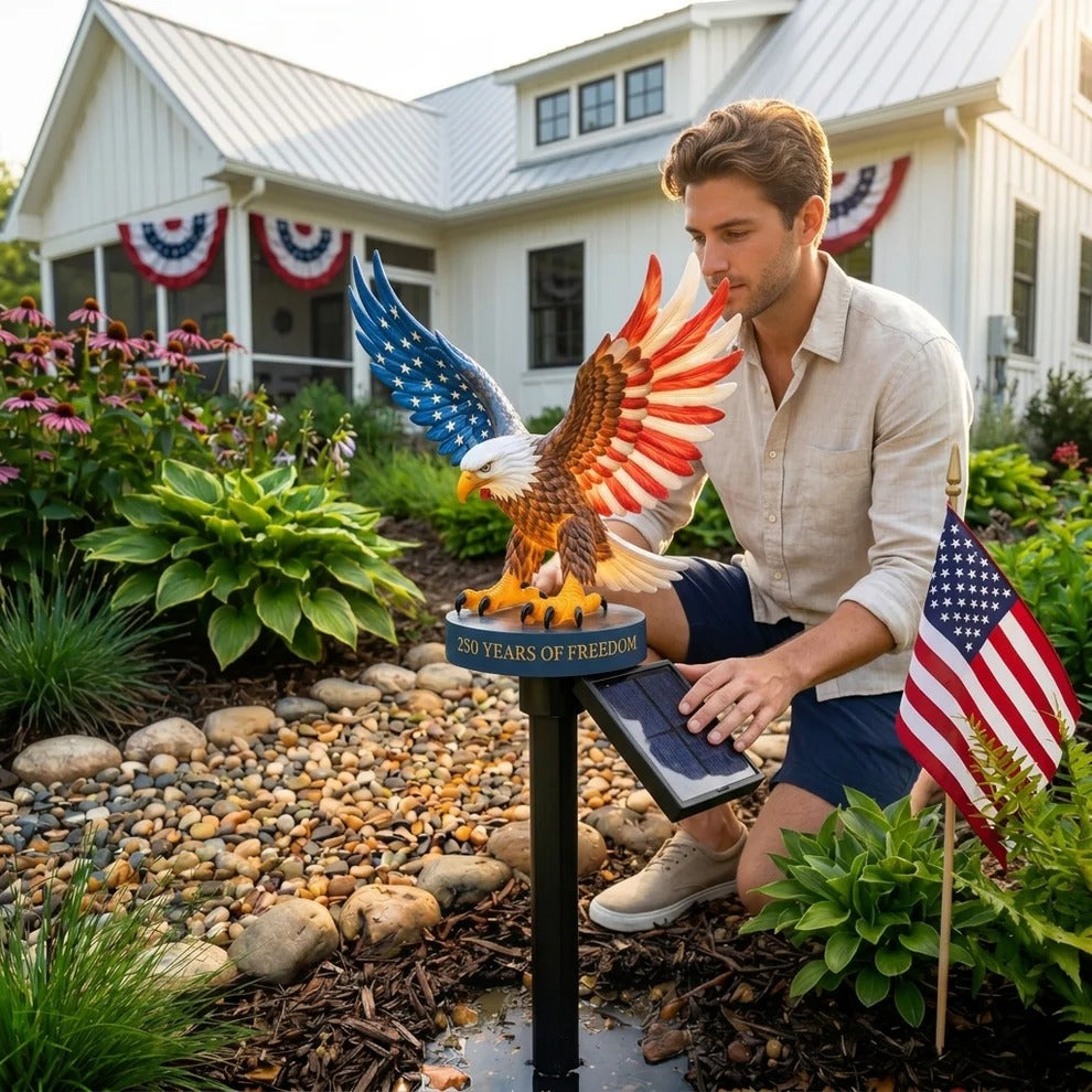 🦅 America 250th Anniversary Solar Eagle Garden Light – A Glowing Tribute to American Freedom